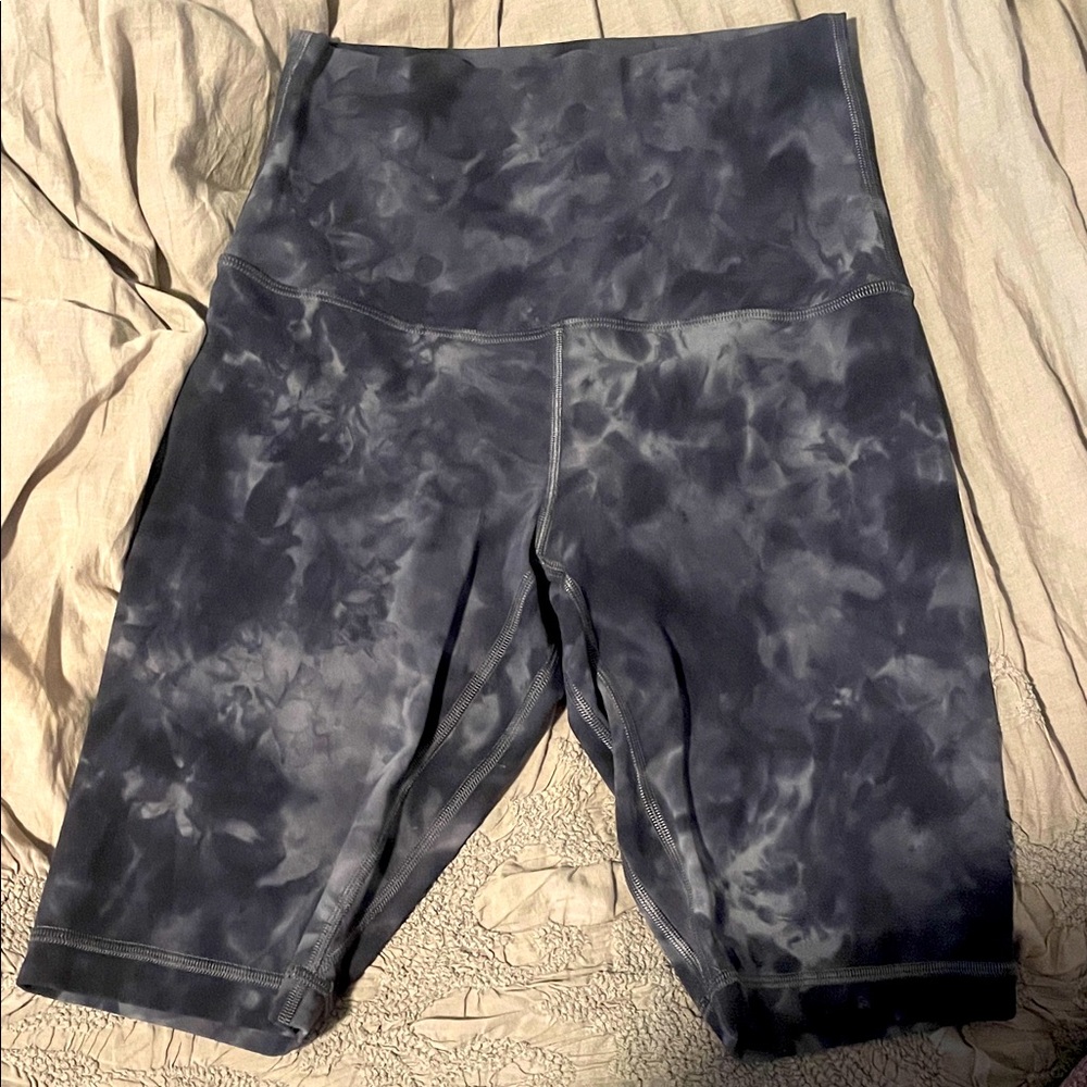 Women's diamond dye Lululemon biker shorts